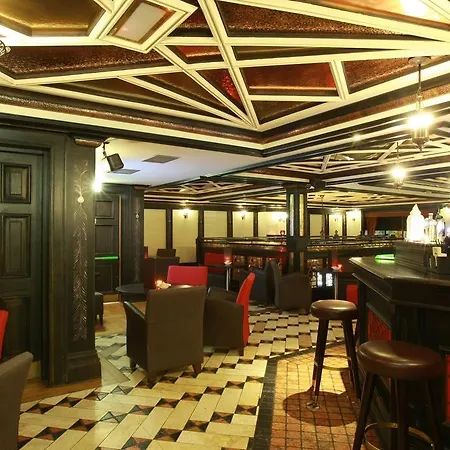 Отель Westwood 4*